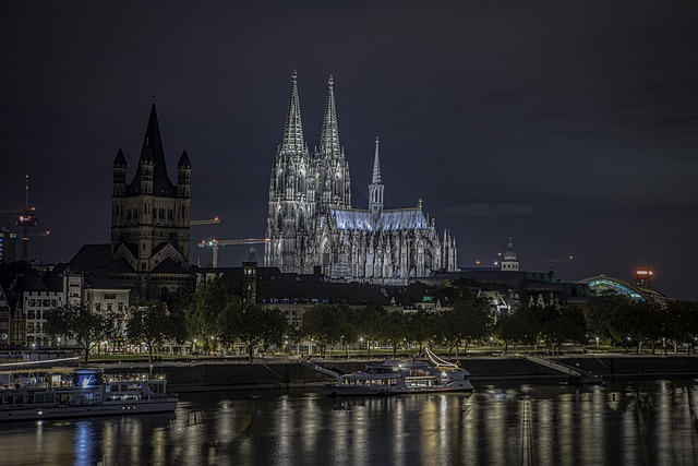 Cologne Homestays Near Cathedral Life