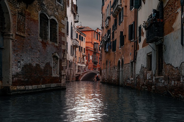 Venice Hotels for Canal Mornings